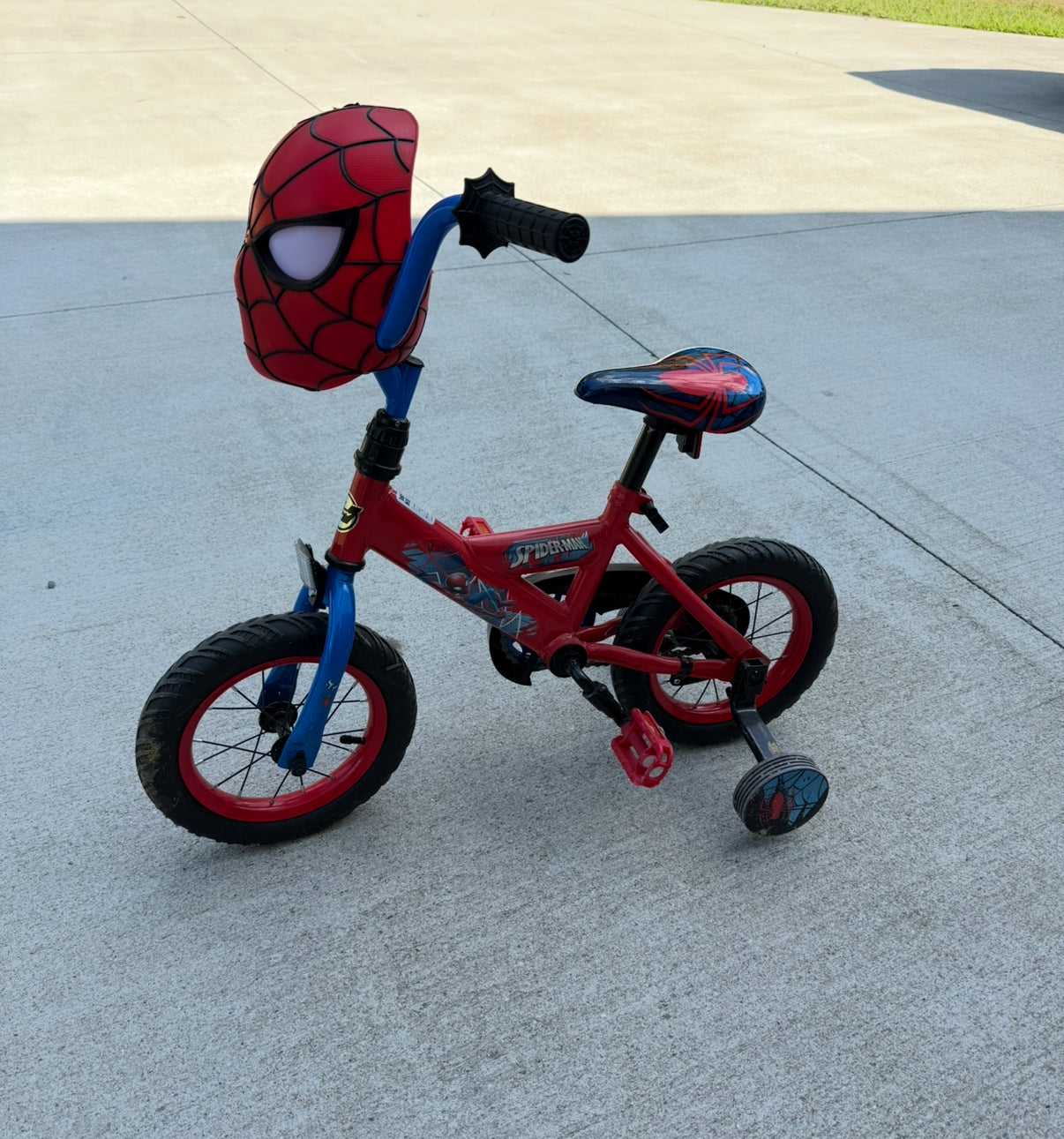 #46 Spidey Bike 16in see pictures for measurements euc outgrew super quick