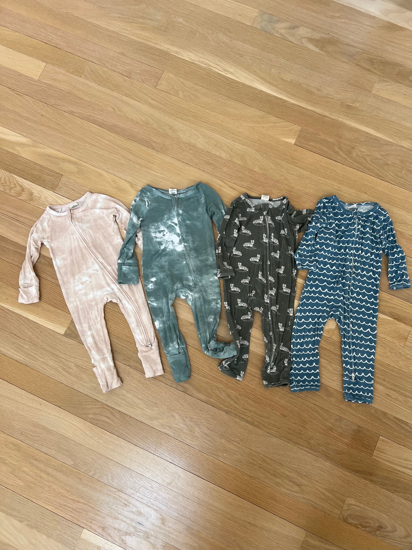 #41 Larkspur Baby Company Bamboo onesie 4-pack baby 6-12M