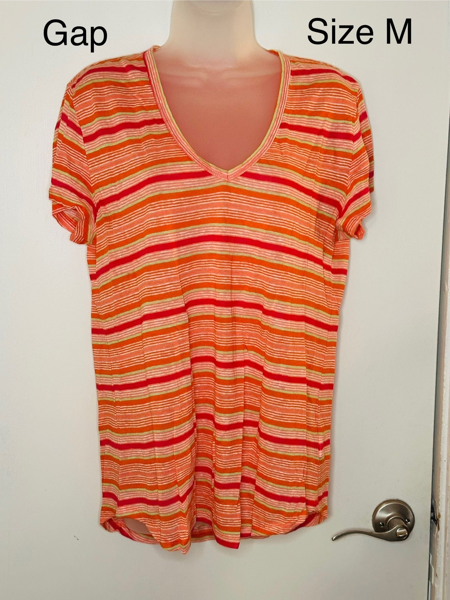 #186 Gap Maternity Orange Striped T-Shirt - size M - EUC