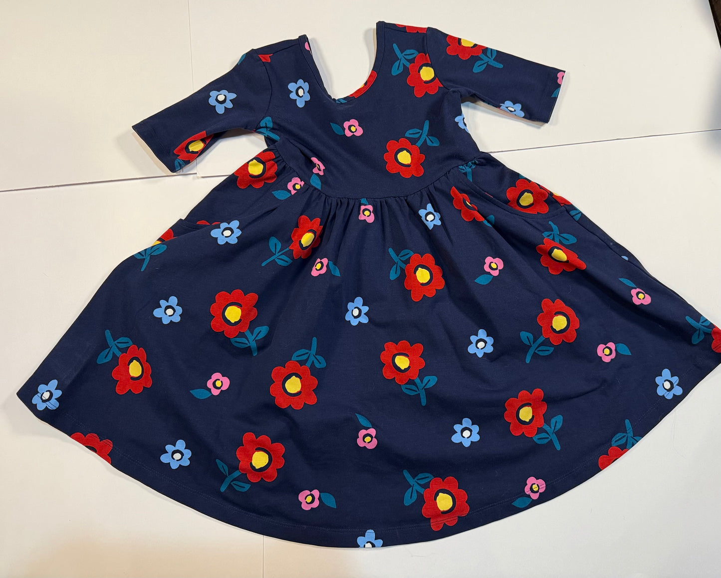 #180 Girls 110 (US 5) Hanna Andersson NWOT Navy Floral Dress (2 of 2 available)