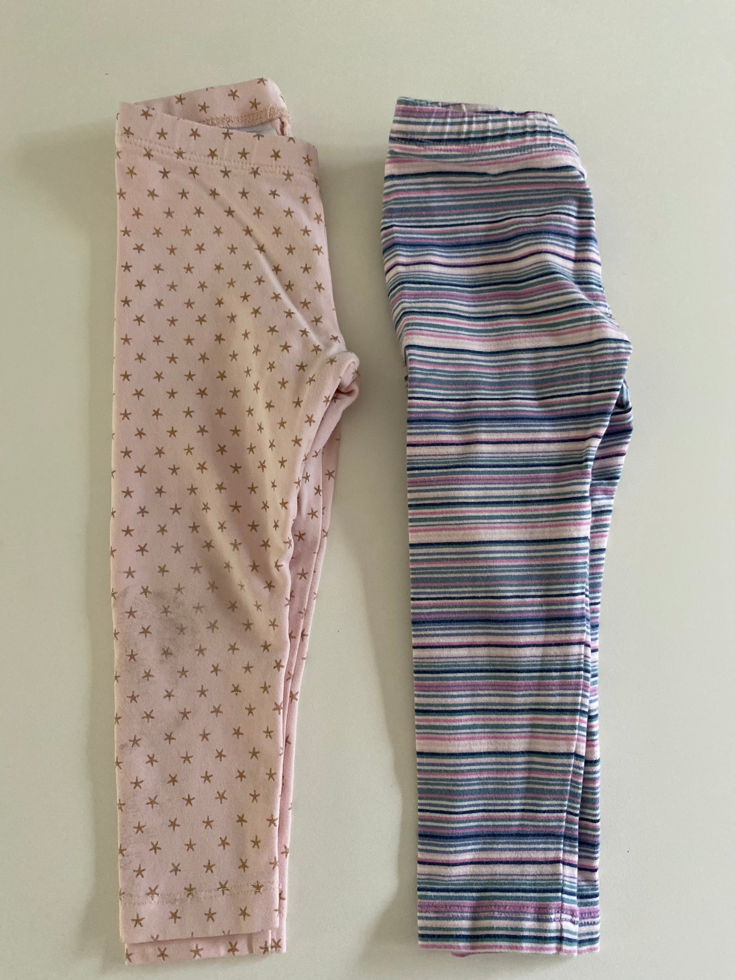 #117- Girls 12-18M, Tea pink star and pink striped leggings, VGUC