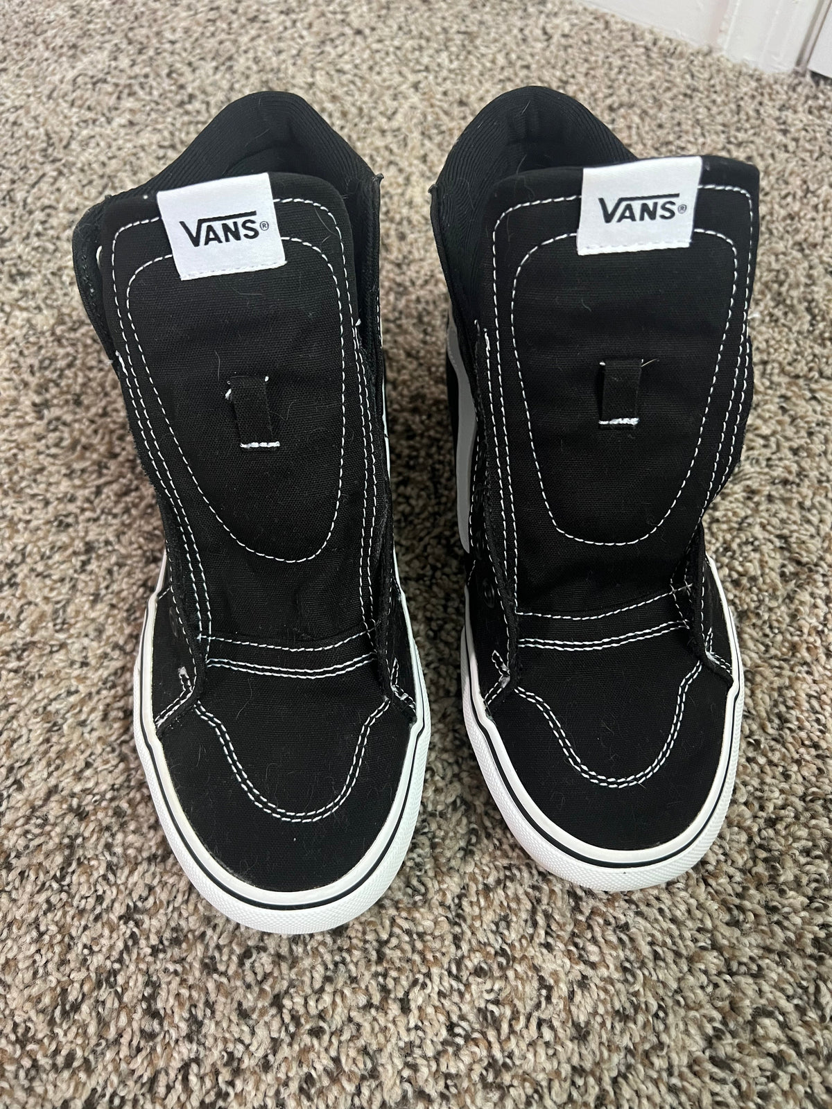 Seller #184 Women’s Size 7.5 Vans Black and White