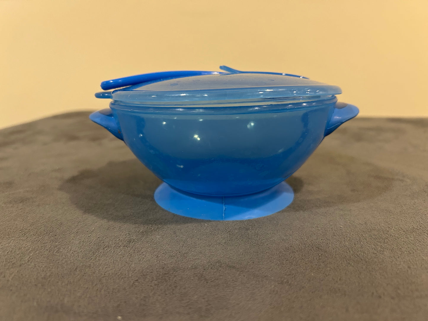 Seller 128 - Nuby Travel Bowl with Lid and Spoon