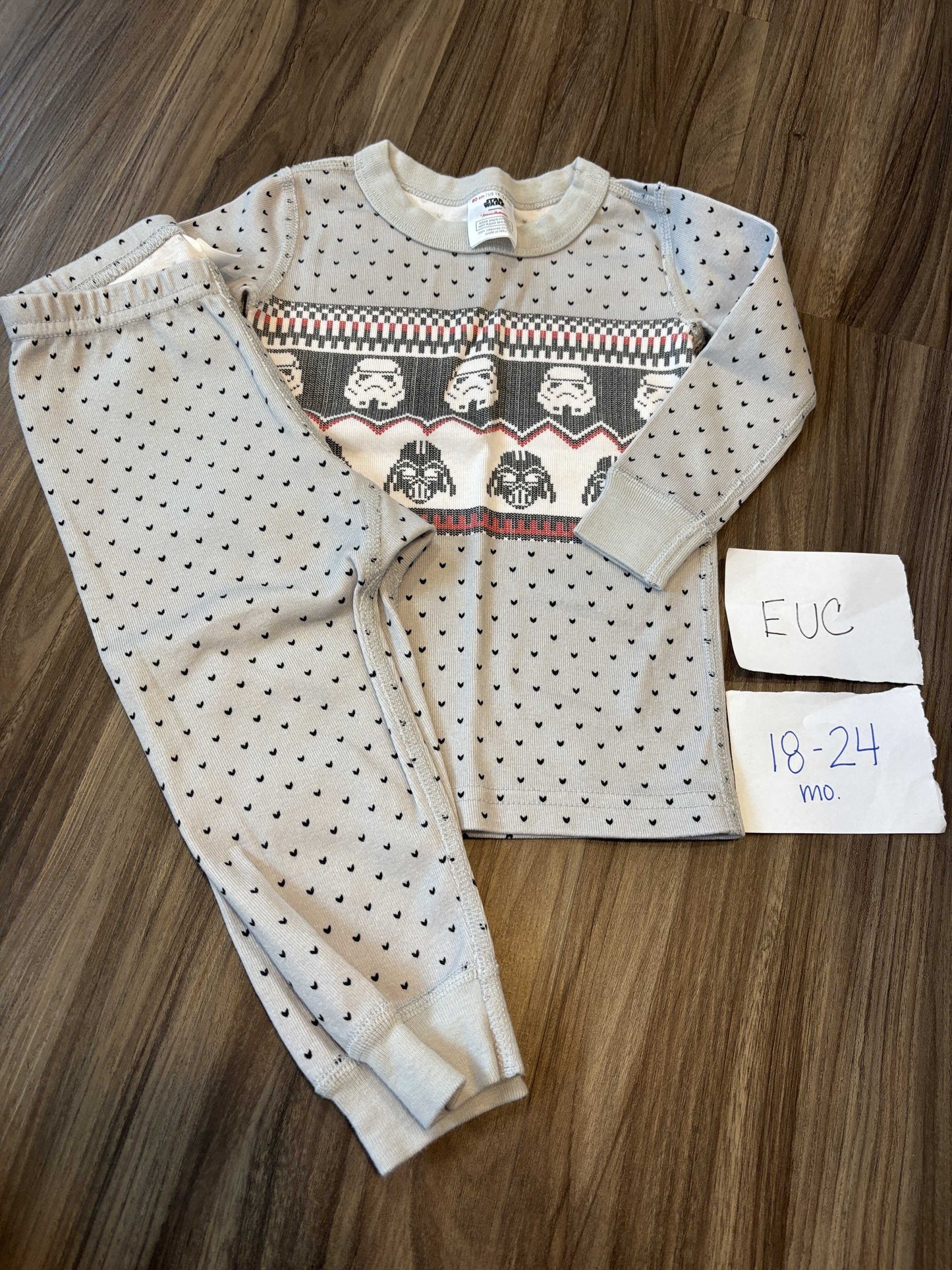 #138 - 18-24 Mo - EUC Hanna Andersson - Christmas Star Wars Grey PJs - PU 45236