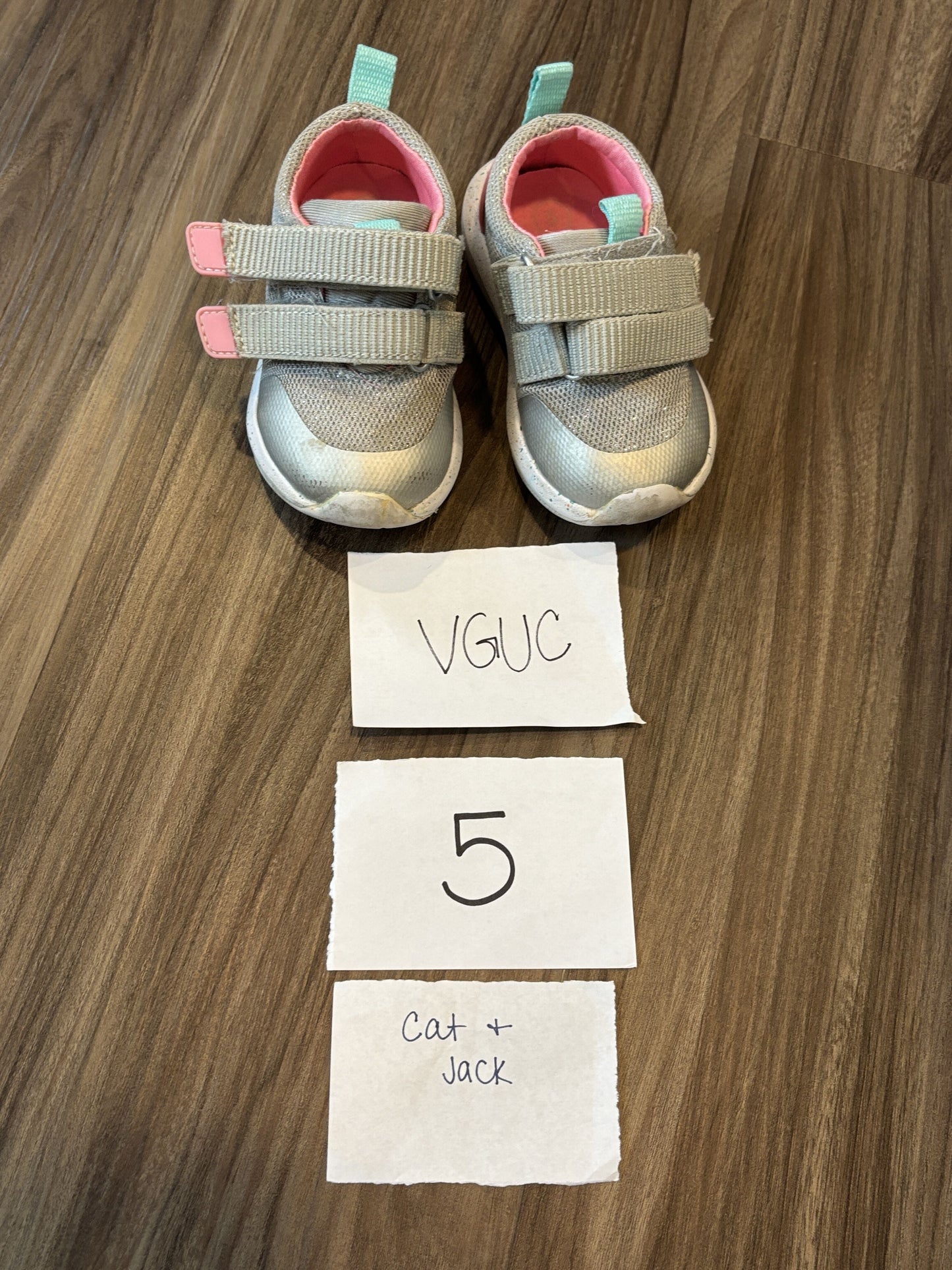 #77 - 5T Shoe - VGUC Cat & Jack - Grey Gym Shoes