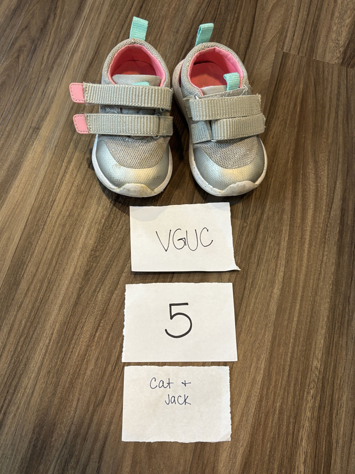 #138 - 5T Shoe VGUC Cat & Jack Silver Gym Shoes
