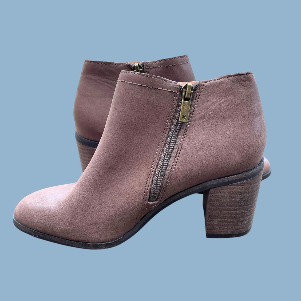 #1 Lucky brown ankle boot 7.5