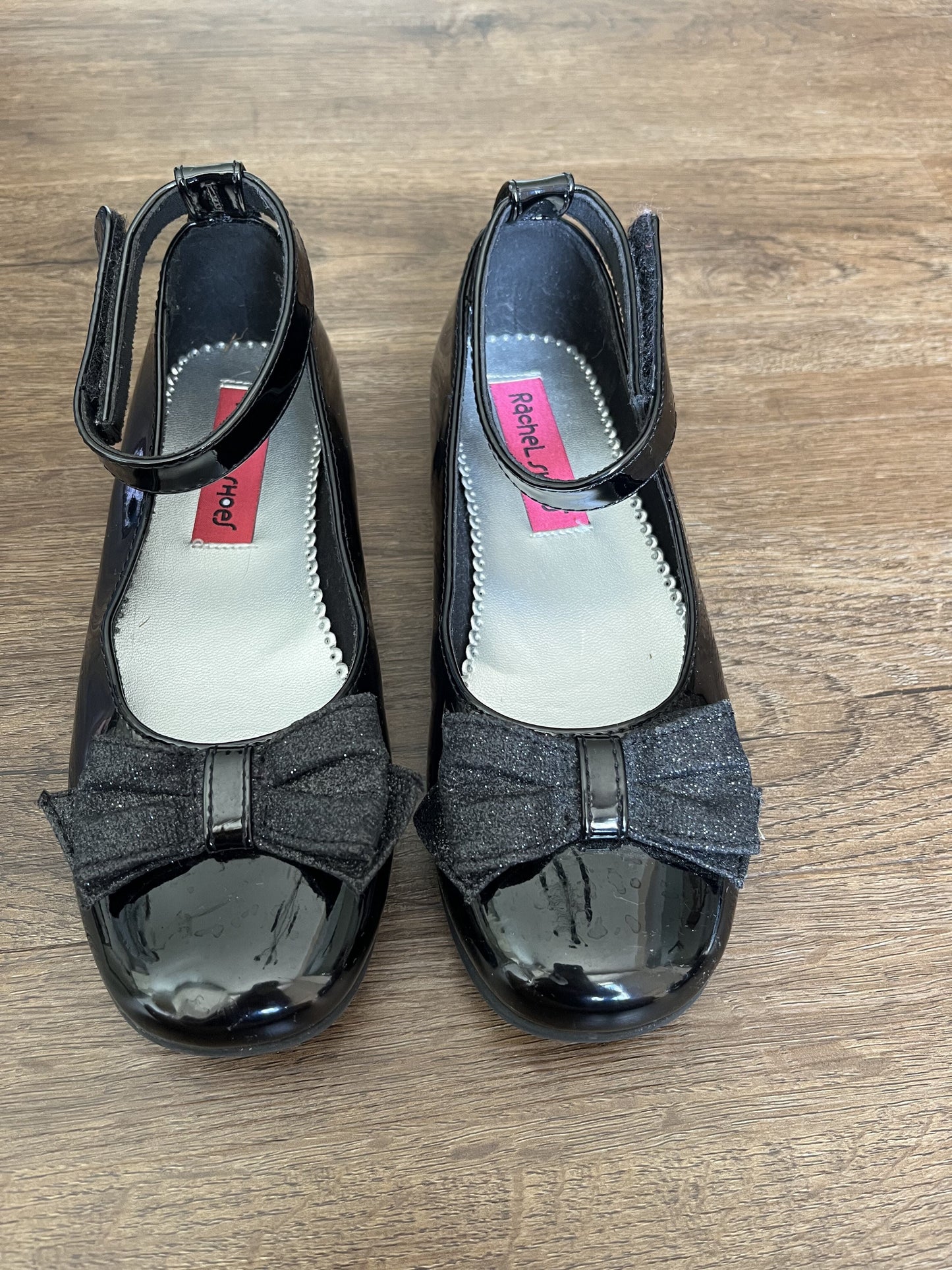#124 Black Patent Girls Shoes w/ Glitter Bow Detail Size 2