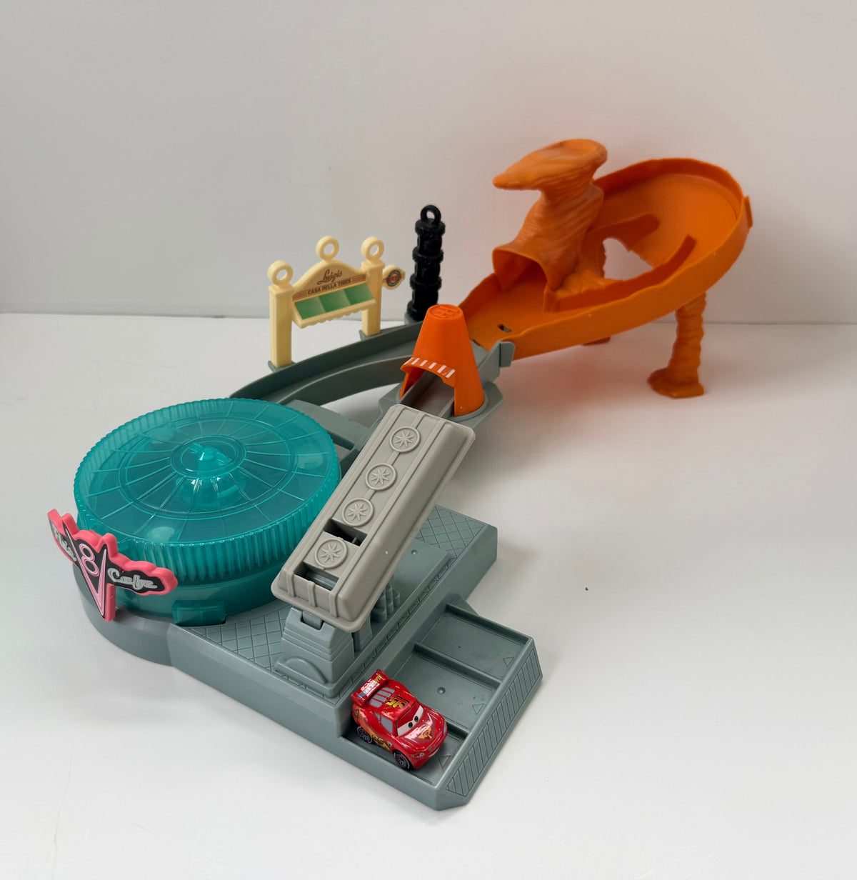 #38 Disney Cars Mini Racers Spin Out Playset