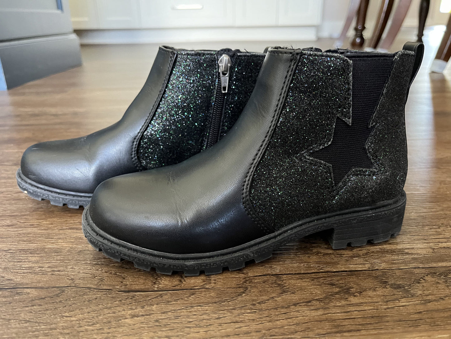 #124 EUC Lands' End Black Booties w/Glitter Details Girls Size 2