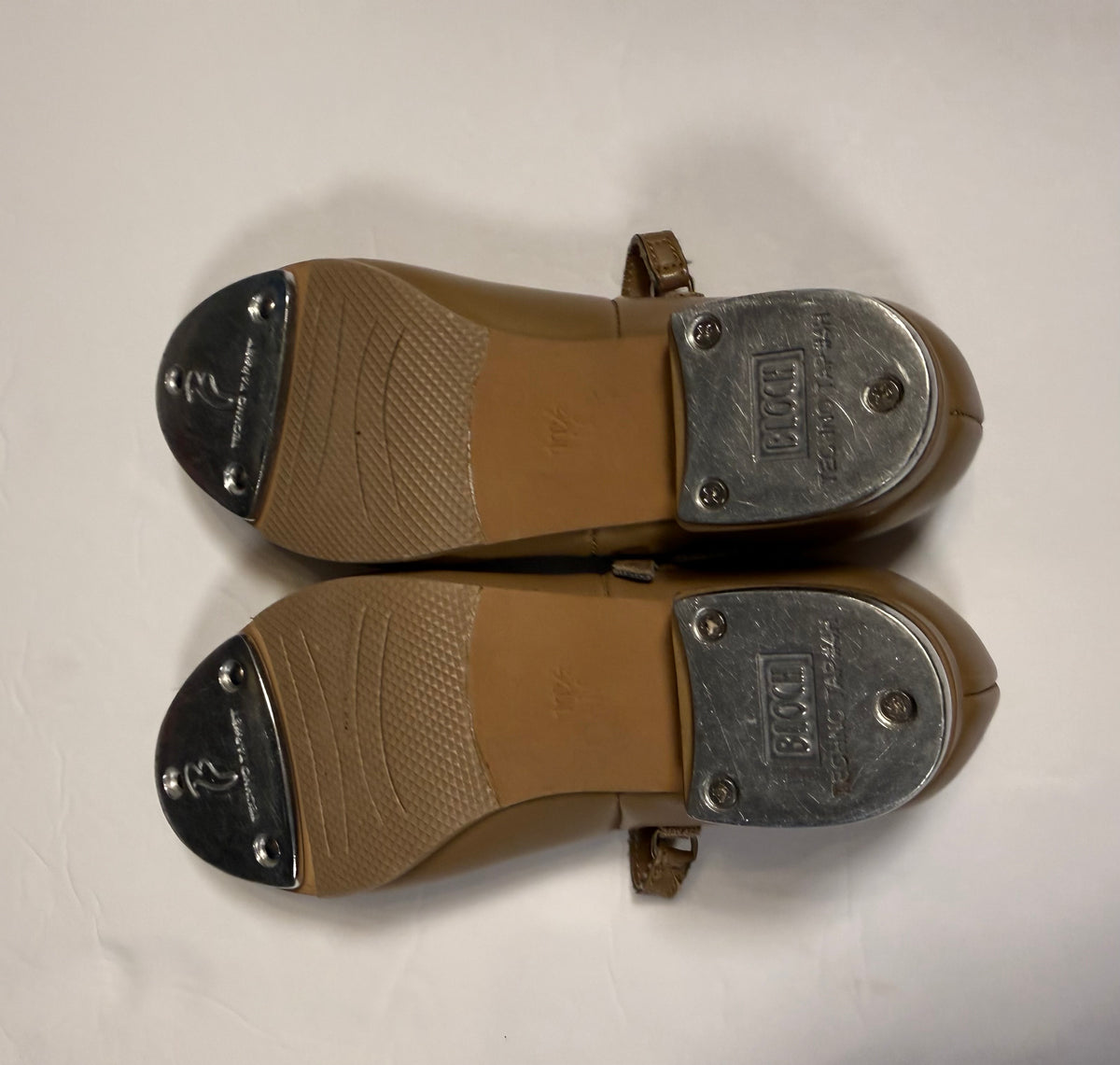#141 Girls Size 12 Bloch Tan Tap Shoes