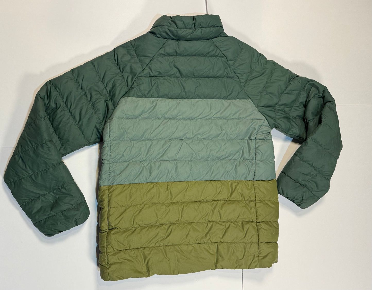 #180 Boys Small 7-8 Patagonia Green Puffer Down Jacket (2 available)