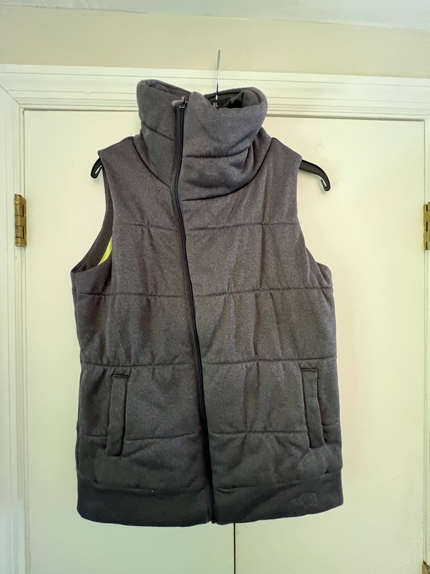 Seller #159 TNF Medium vest