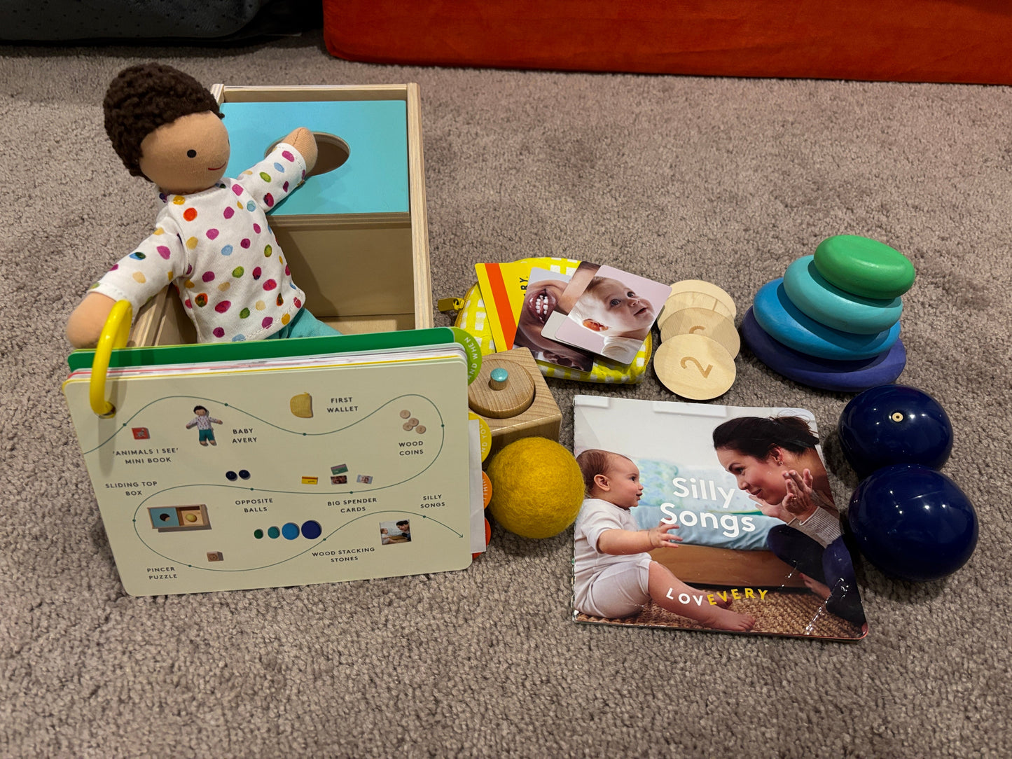 #138 - - VGUC Lovevery - The Thinker Play Kit (11-12 Months) PU 45236