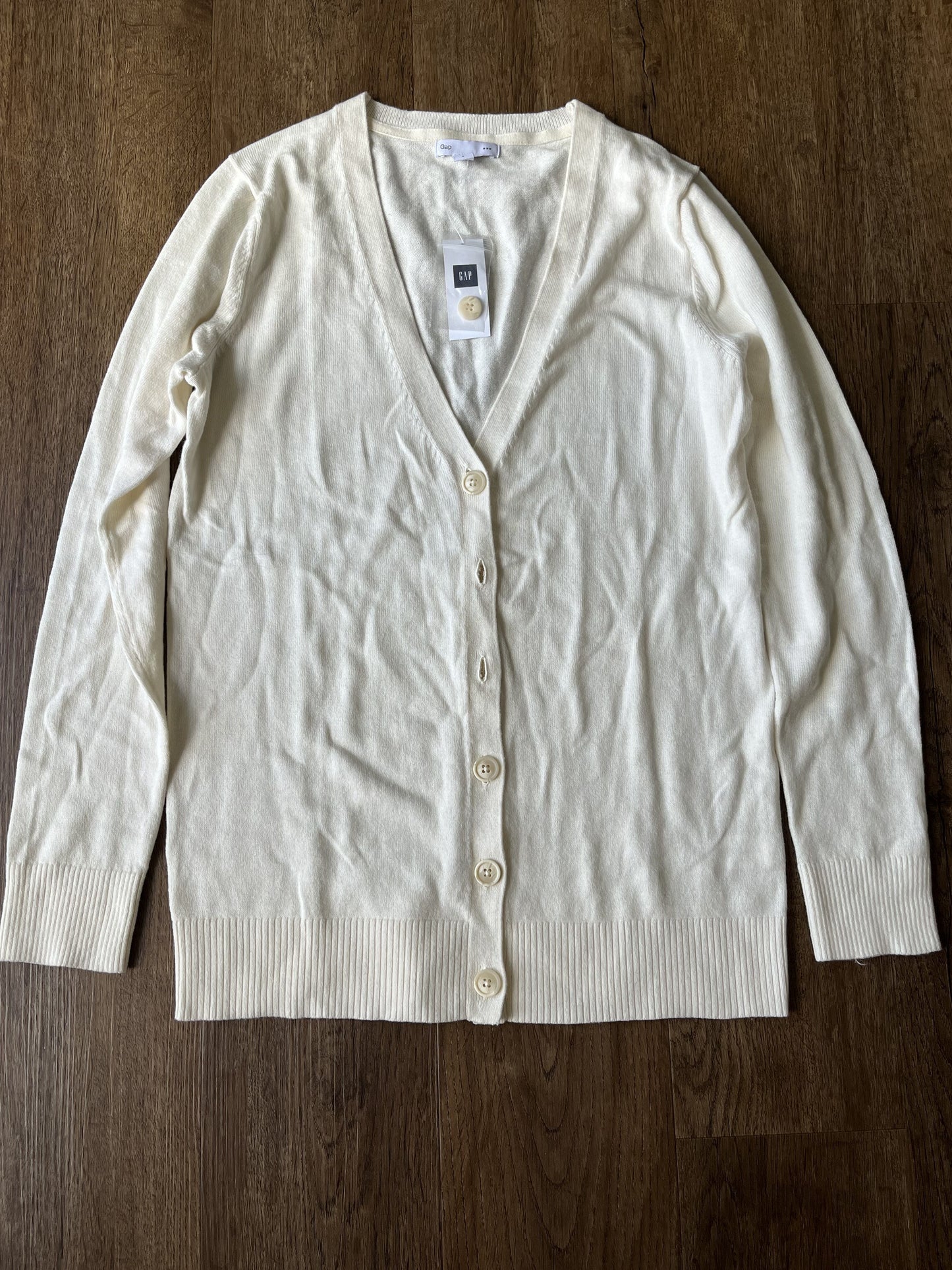#124 NWT Gap Beige V-Neck Cardigan Women's Size S