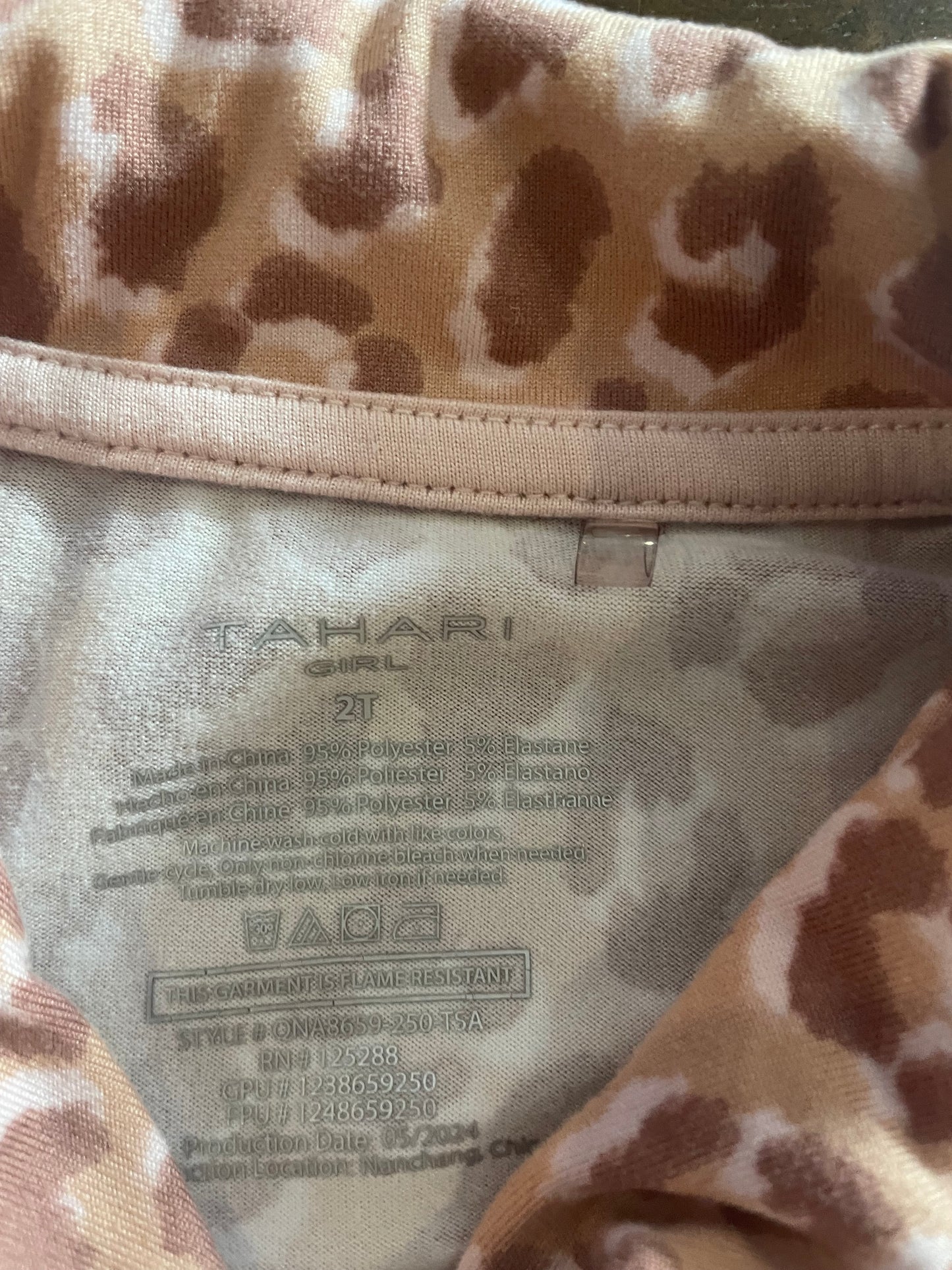 #199 Girls Tahari pink leopard print pajamas size 2T EUC