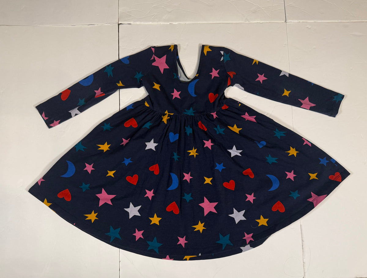 #141 Girls 5 (110) Hanna Andersson Stars, Hearts, Moons Long Sleeve Twirl Dress with Pockets