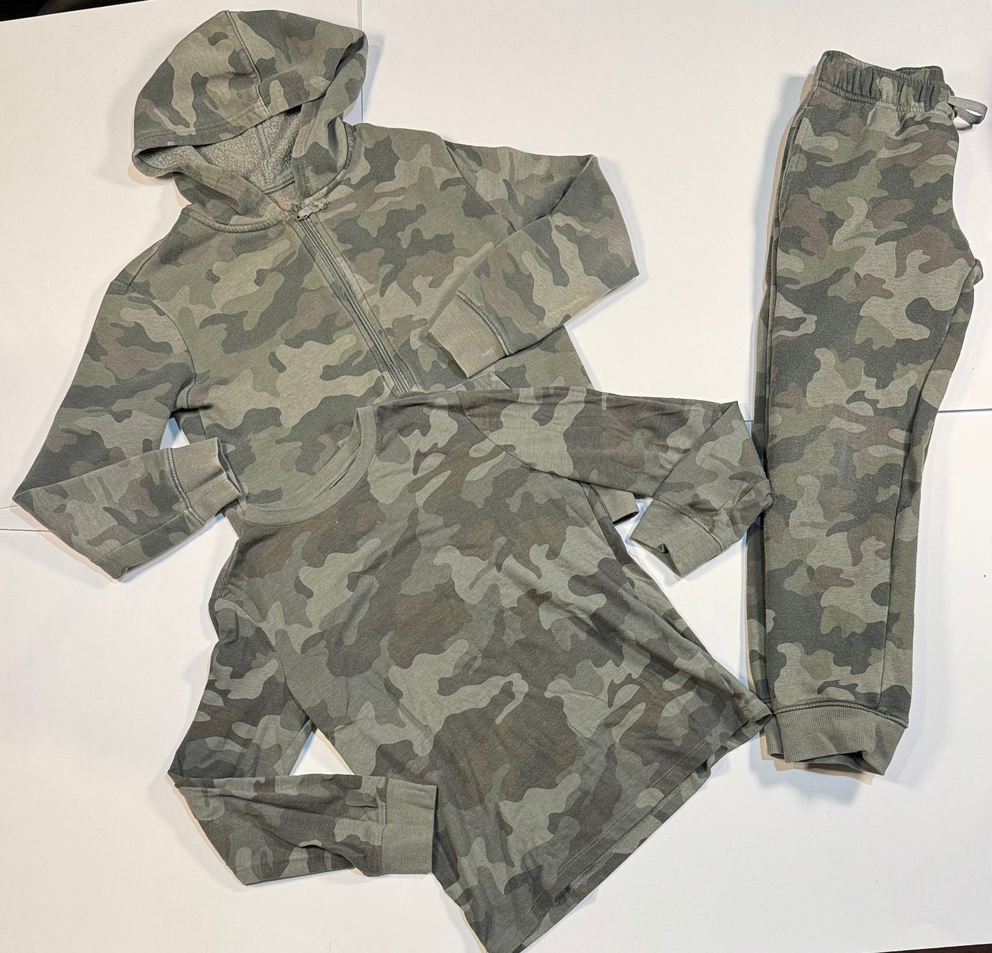 #180 Boys Medium 8 Cat & Jack Camo Bundle Long Sleeve Shirt, Hoodie and Sweat pant Joggers with Pockets and Functional Drawstring