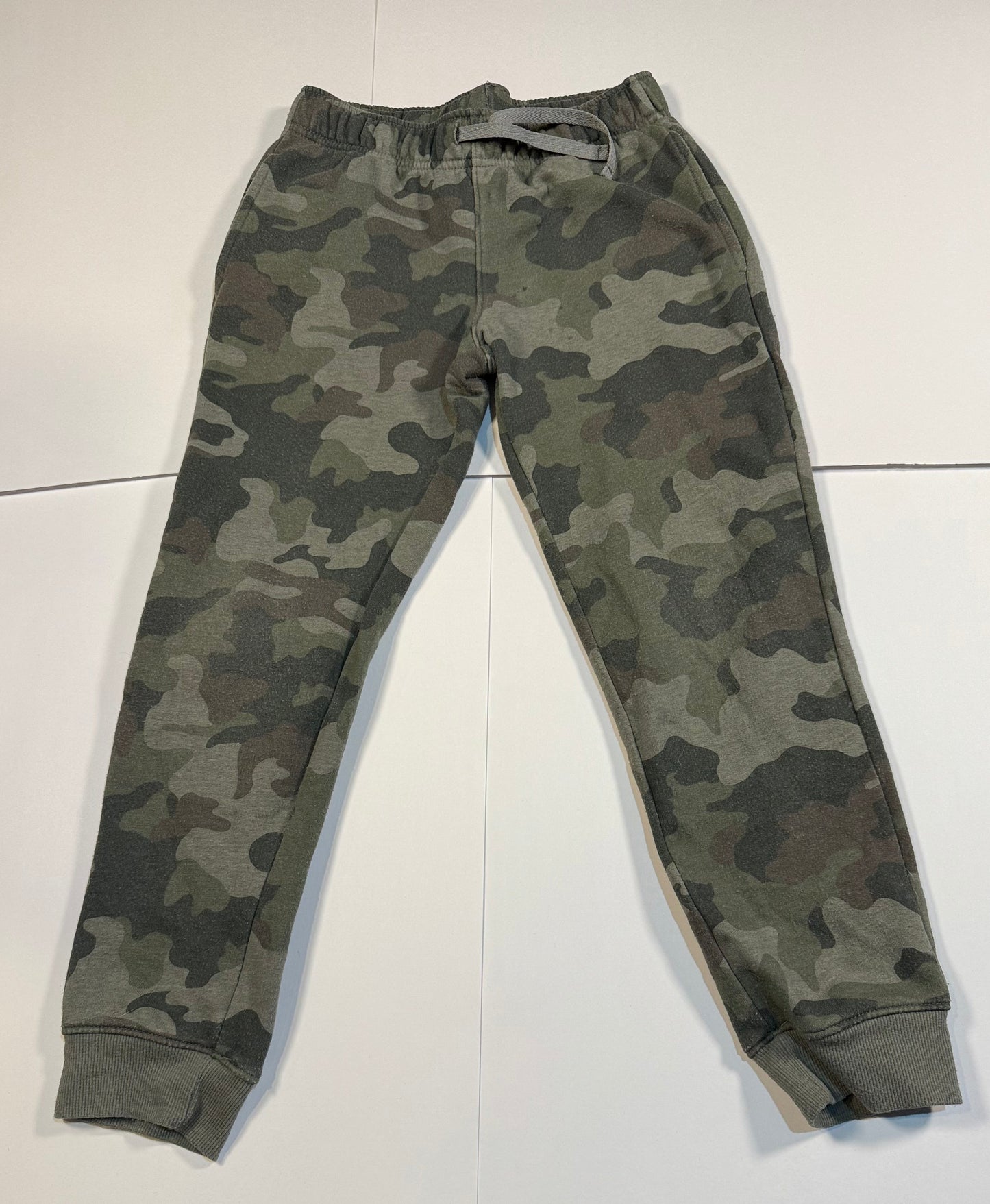 #180 Boys Medium 8 Cat & Jack Camo Bundle Long Sleeve Shirt, Hoodie and Sweat pant Joggers with Pockets and Functional Drawstring