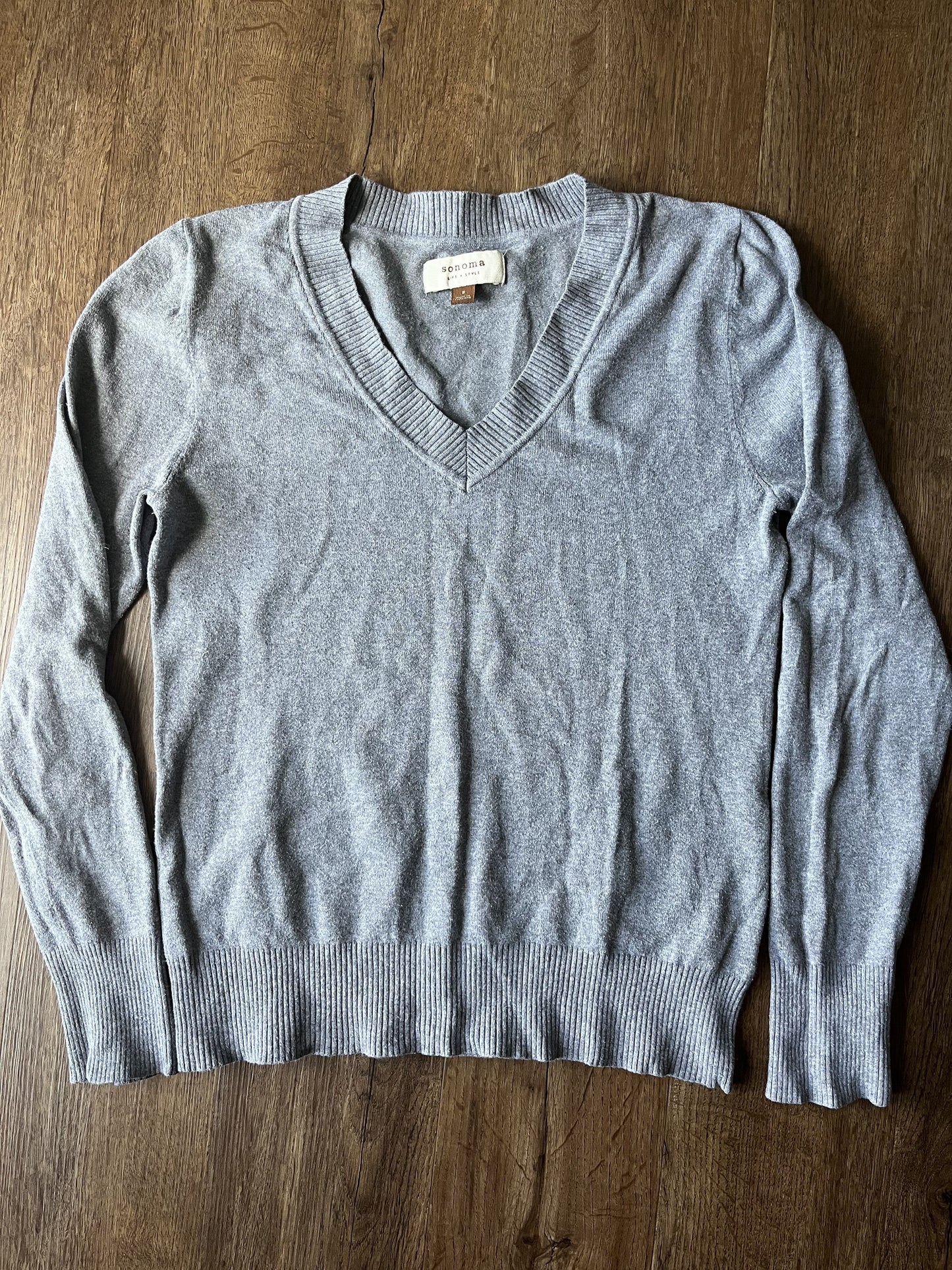 #124 Sonoma Women's Gray V-Neck Sweater Size S