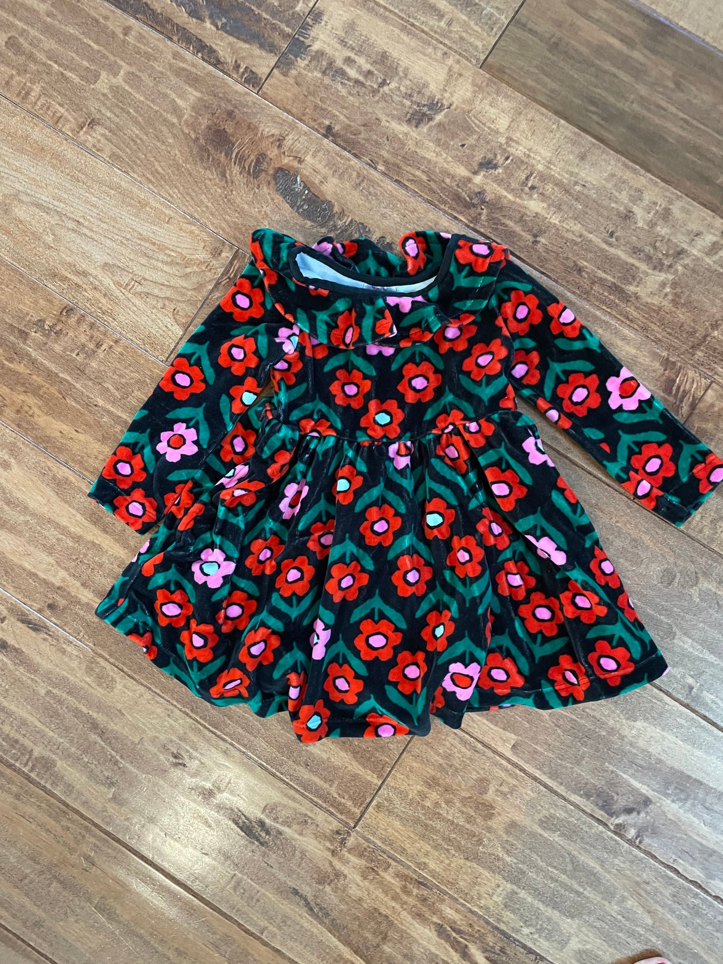 #199 REDUCED Girls Hanna Andersson Black res flowers dress size 2T EUC