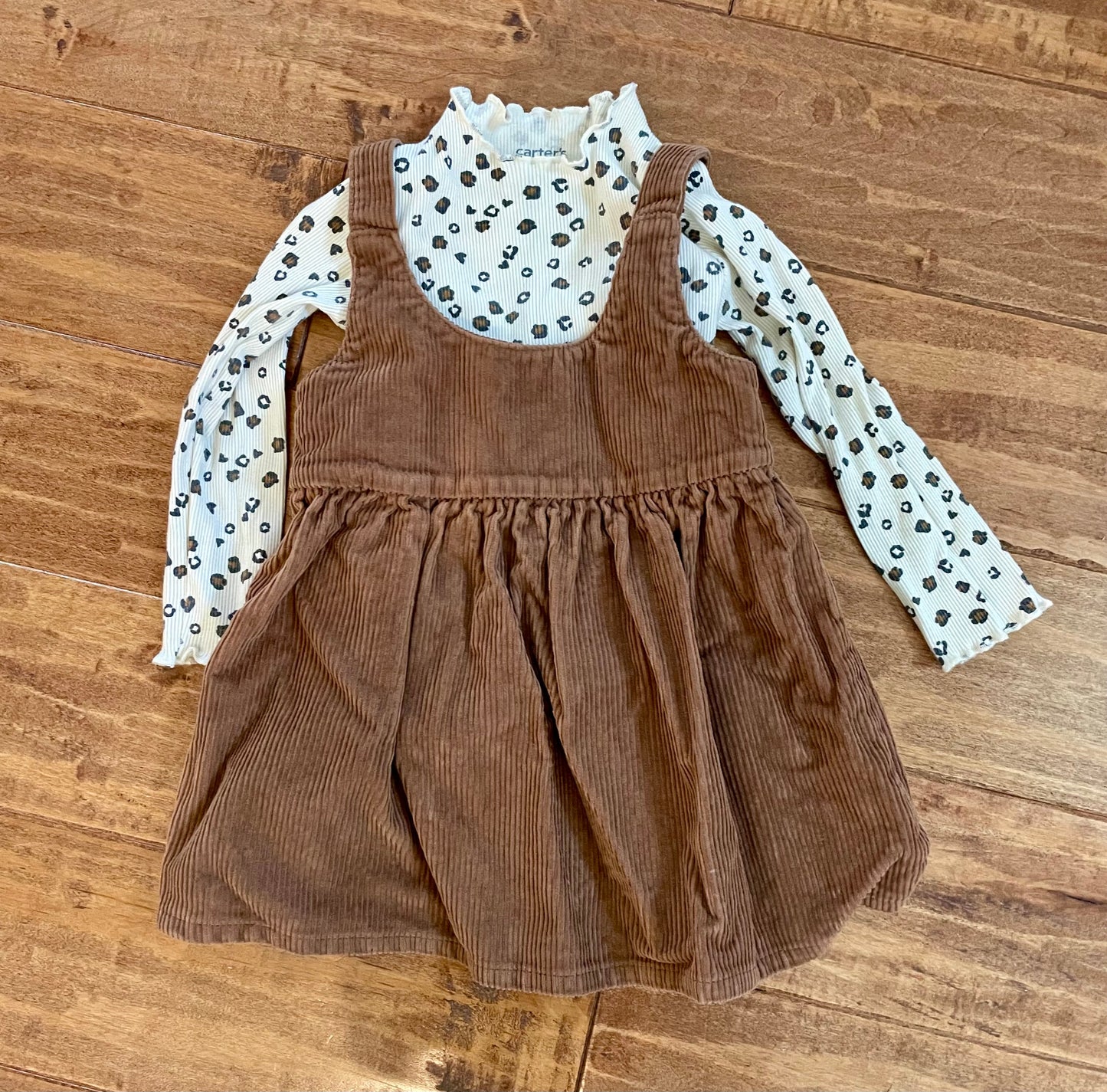 #199 REDUCED Girls Carters leopard print corduroy dress size 2T EUC
