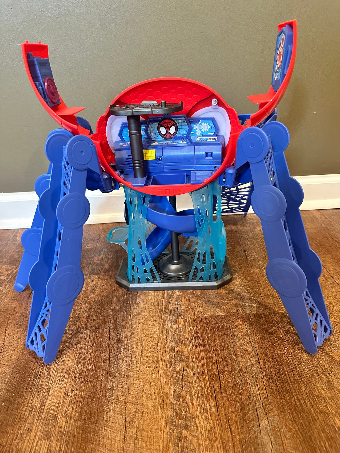 #65 Spidey & Friends Webquarters + 3 Vehicles