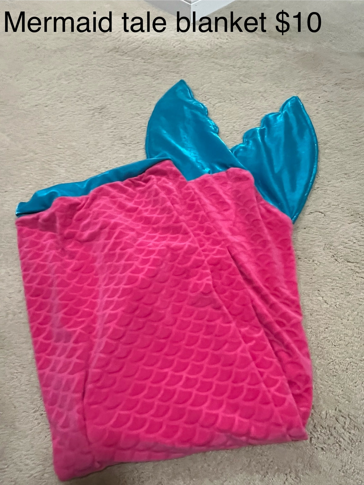135 Mermaid tail blanket, LN