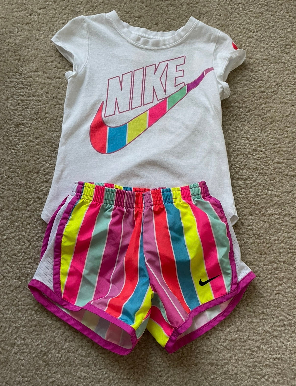 Seller 71: Nike girls 5T outfit
