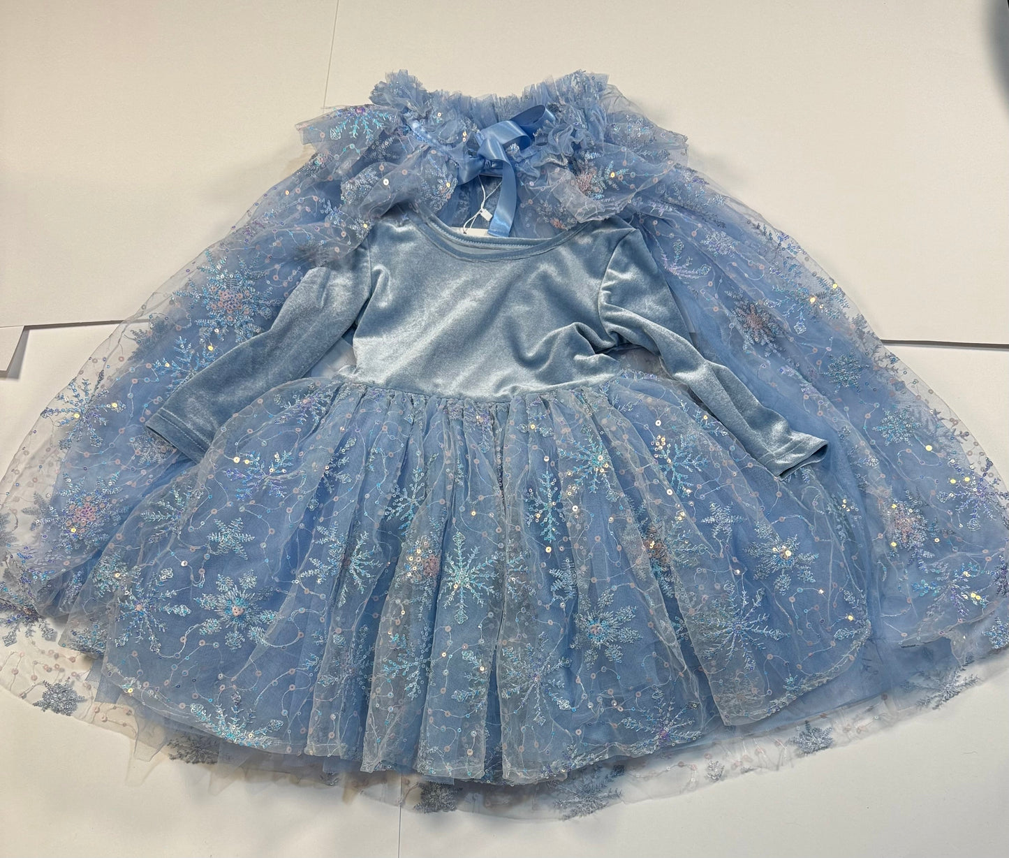 #180 Girls 5 Only Little Once Frozen Tulle Snowflake Cape and Princess Dress