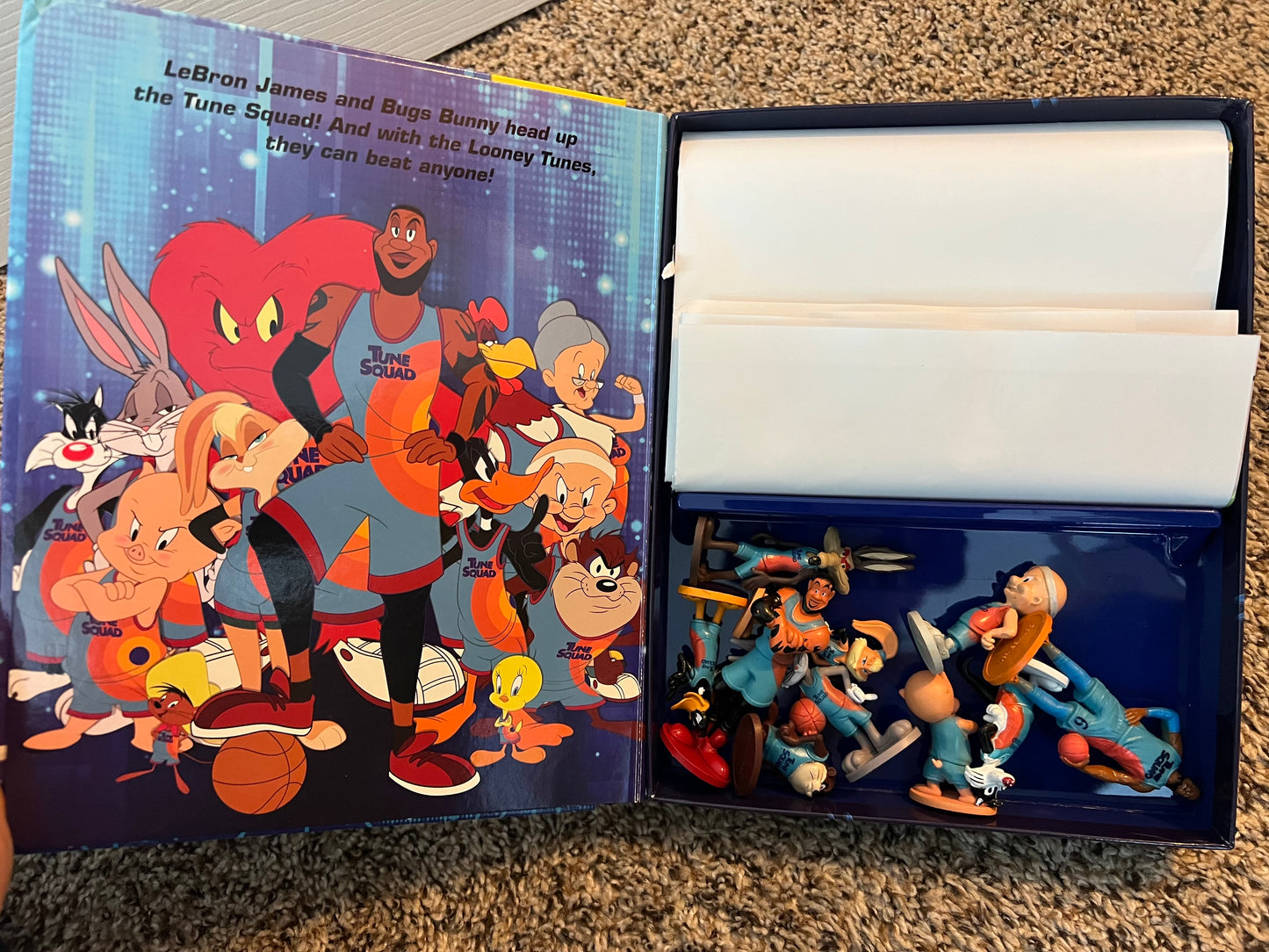 Seller #11 Boys Girls story board book with figures Space Jam - ages 3, 4, 5, 6 - Christmas
