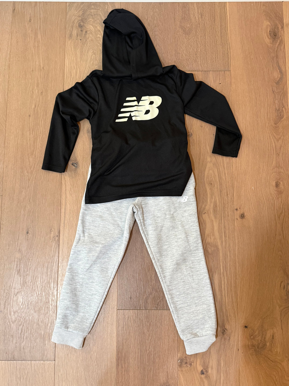#21 • Boys • New Balance • 5/6 • VGUC