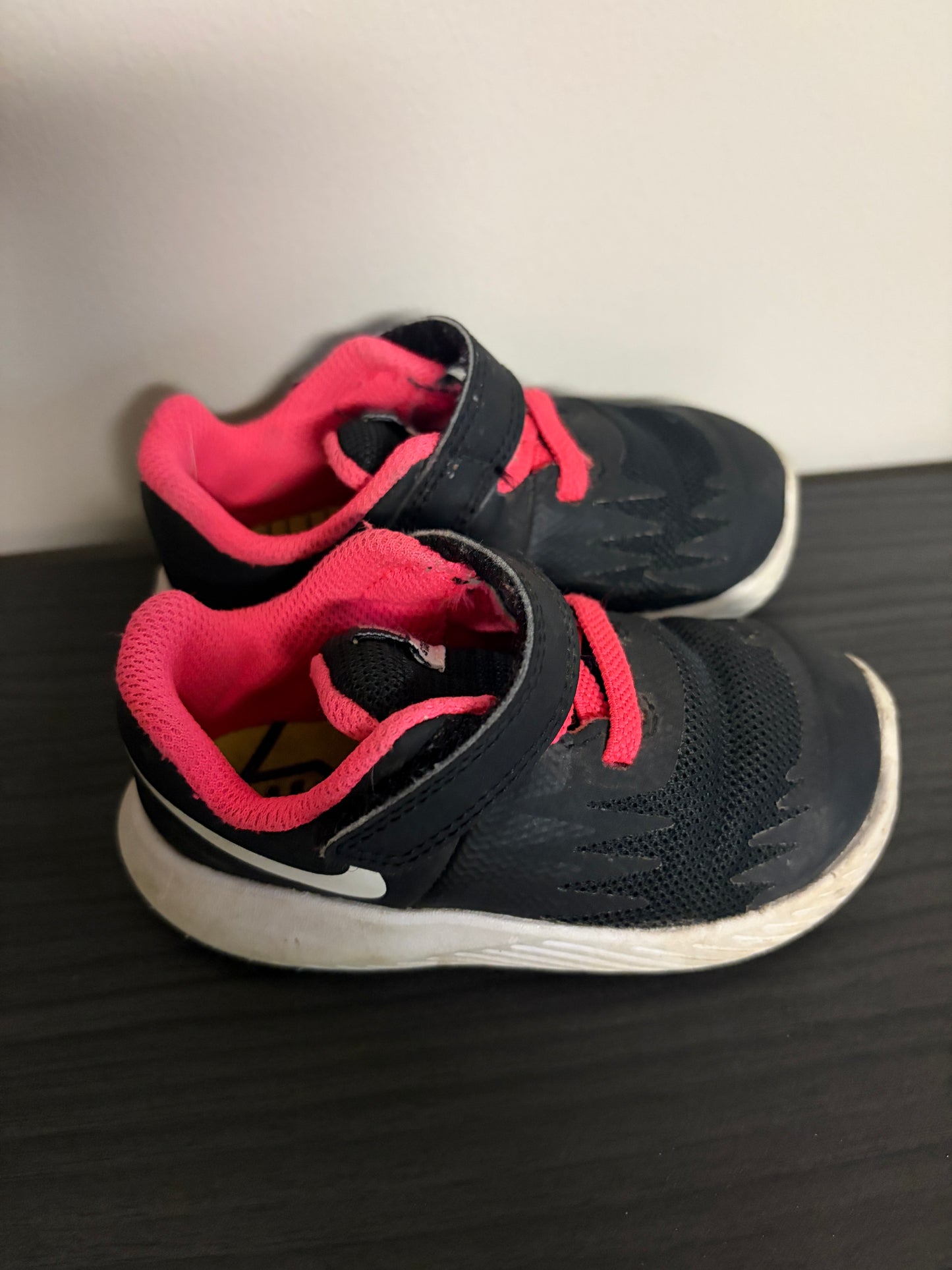 Seller 22 Nike 5c shoes