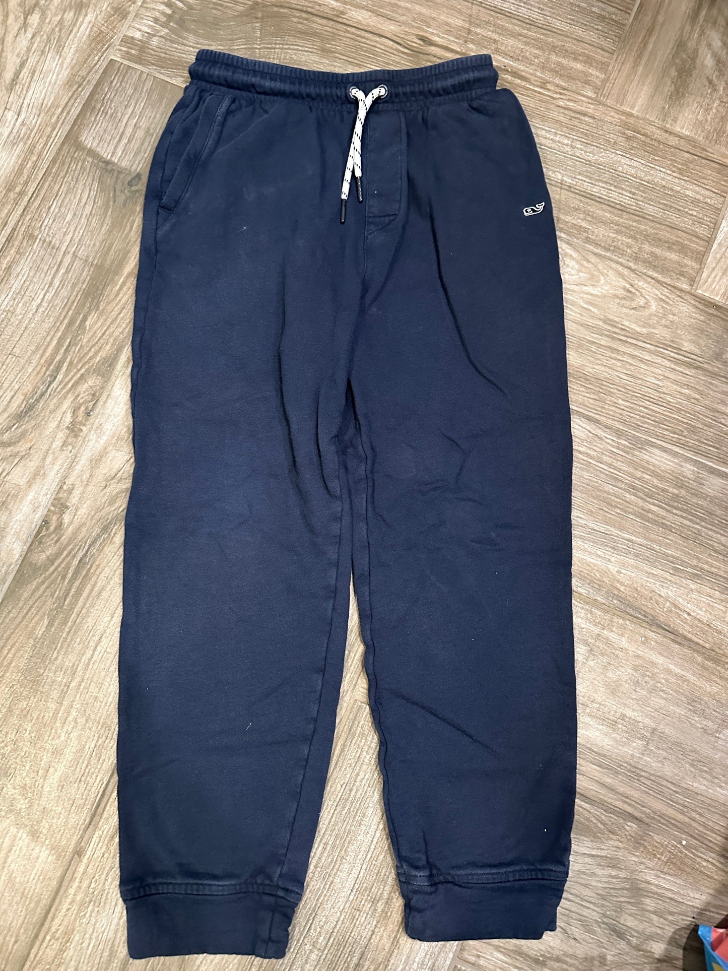 #218 Sz yM Navy vineyard vines sweats