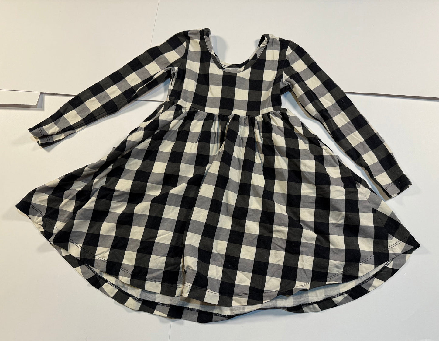 #180 Girls 100 US 4 Hanna Anderson Black and White Skater Dress (2 available)