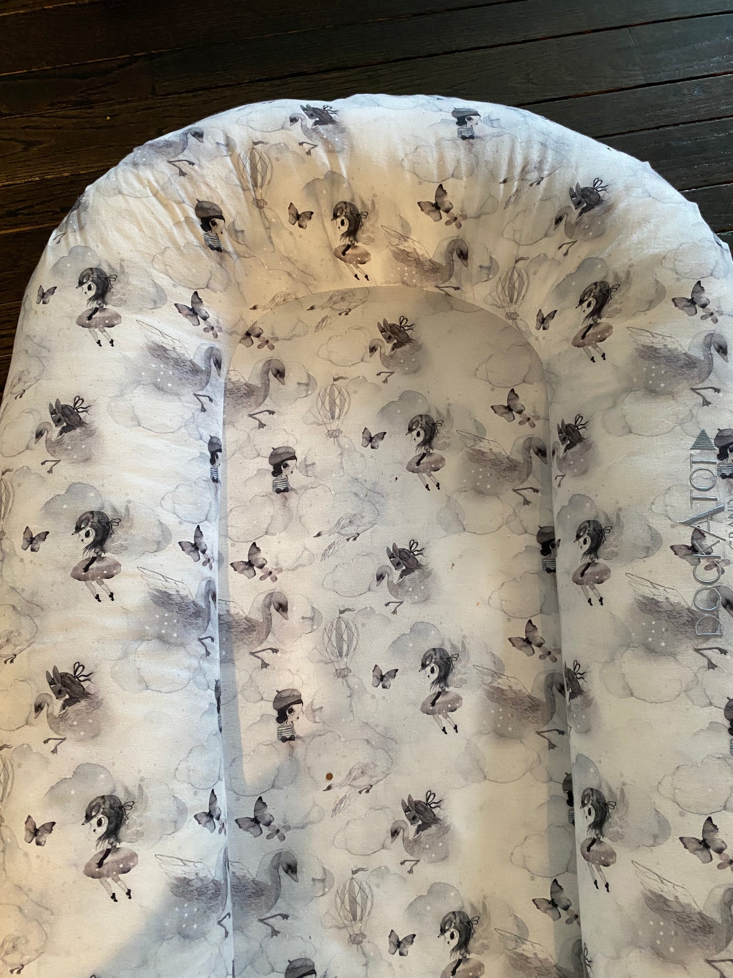 #117, Dock-A-Tot Grand Mrs. mighetto print, EUC