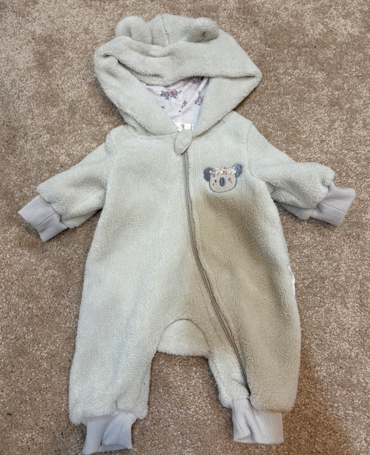 Seller #37 Tahari Baby Bunting Size Newborn