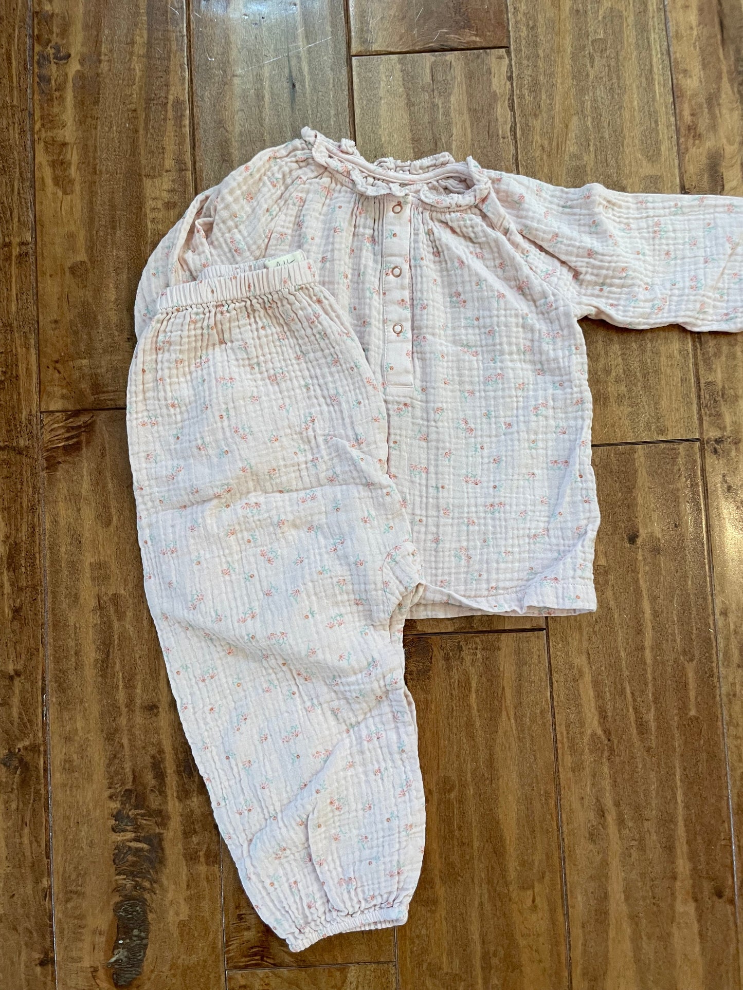 #199 REDUCED Girls boutique pink floral pajamas size 18-24 months EUC