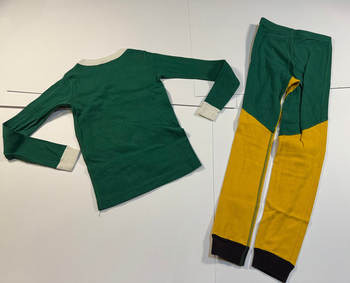 #180 Unisex Boy/Girl 130 US 8 Hanna Andersson Elf Pajamas (2 of 2)