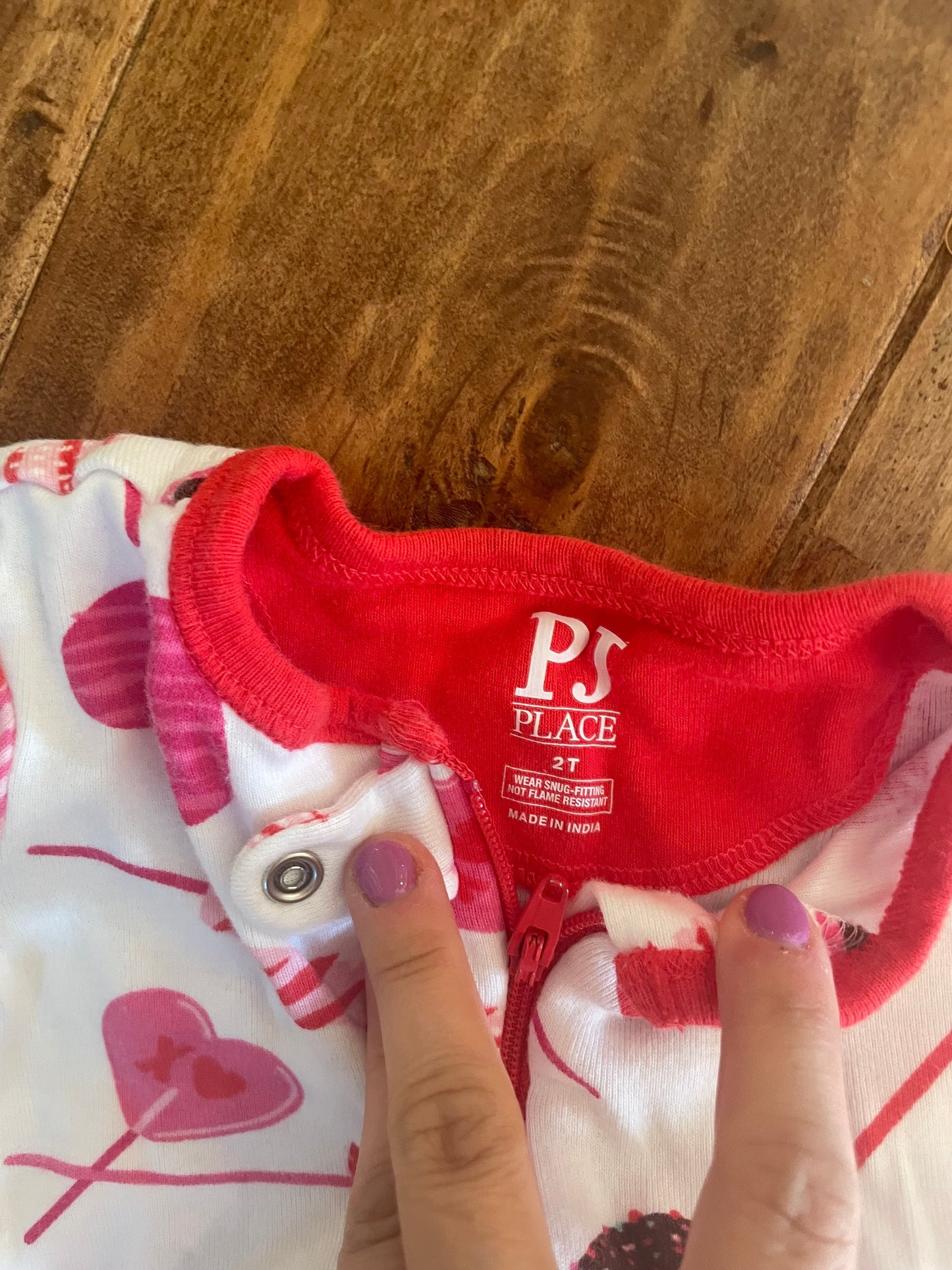 #199 REDUCED Girls Valentine’s Day pajamas size 2 EUC