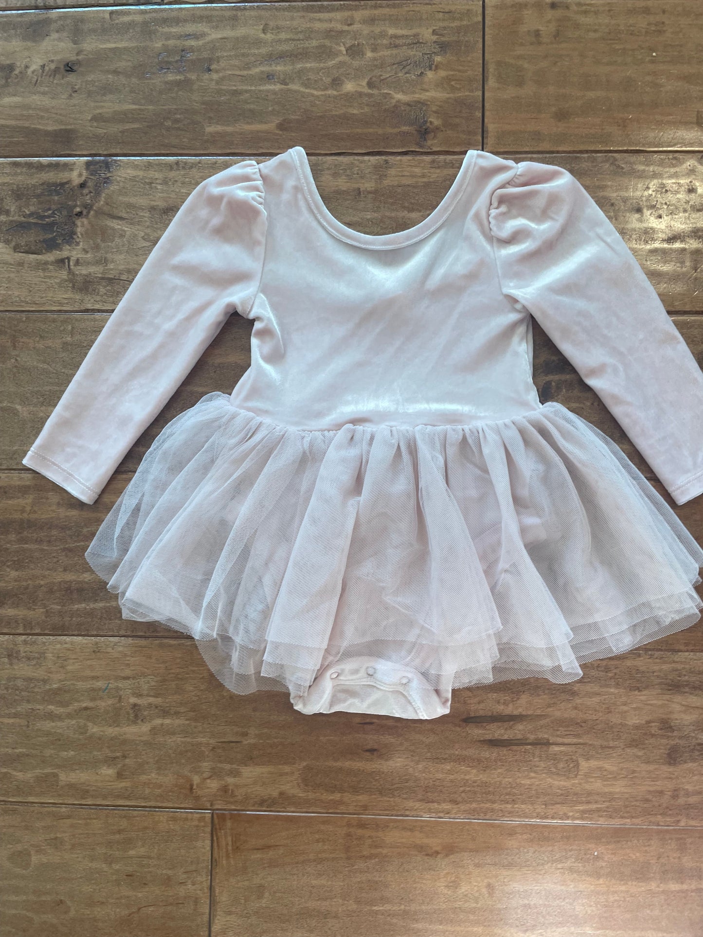 #199 REDUCED Girls GAP pink velour tulle onesie size 18-24 months EUC