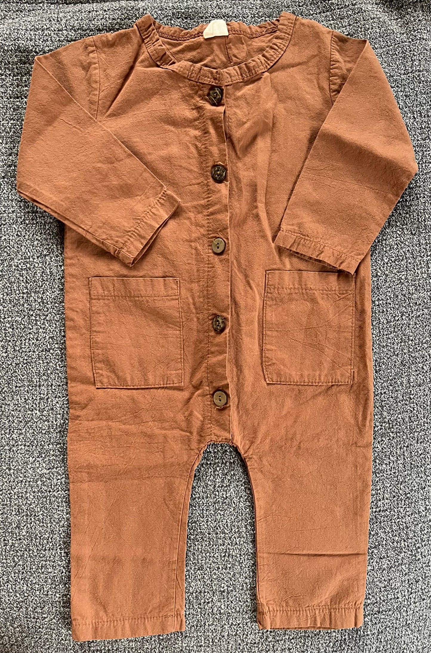 Seller #13 No Name size 80 gender neutral brown romper