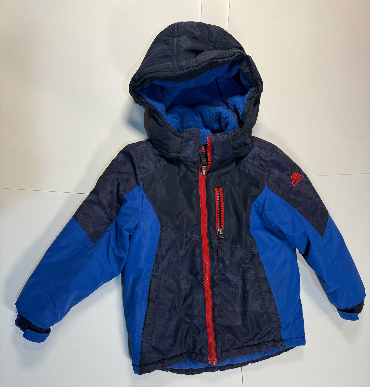 #180 Boys 5 Winter Snow Jacket and Snowpants
