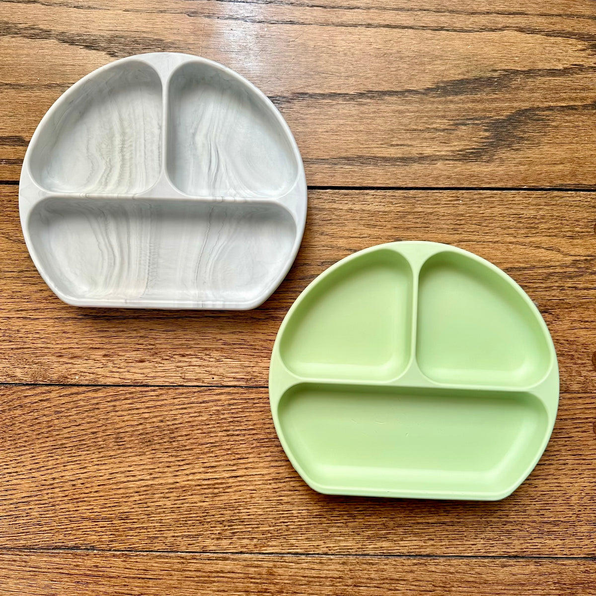 #113 Bumpkins Silicone Suction Plate Set of 2, Gray and Green
