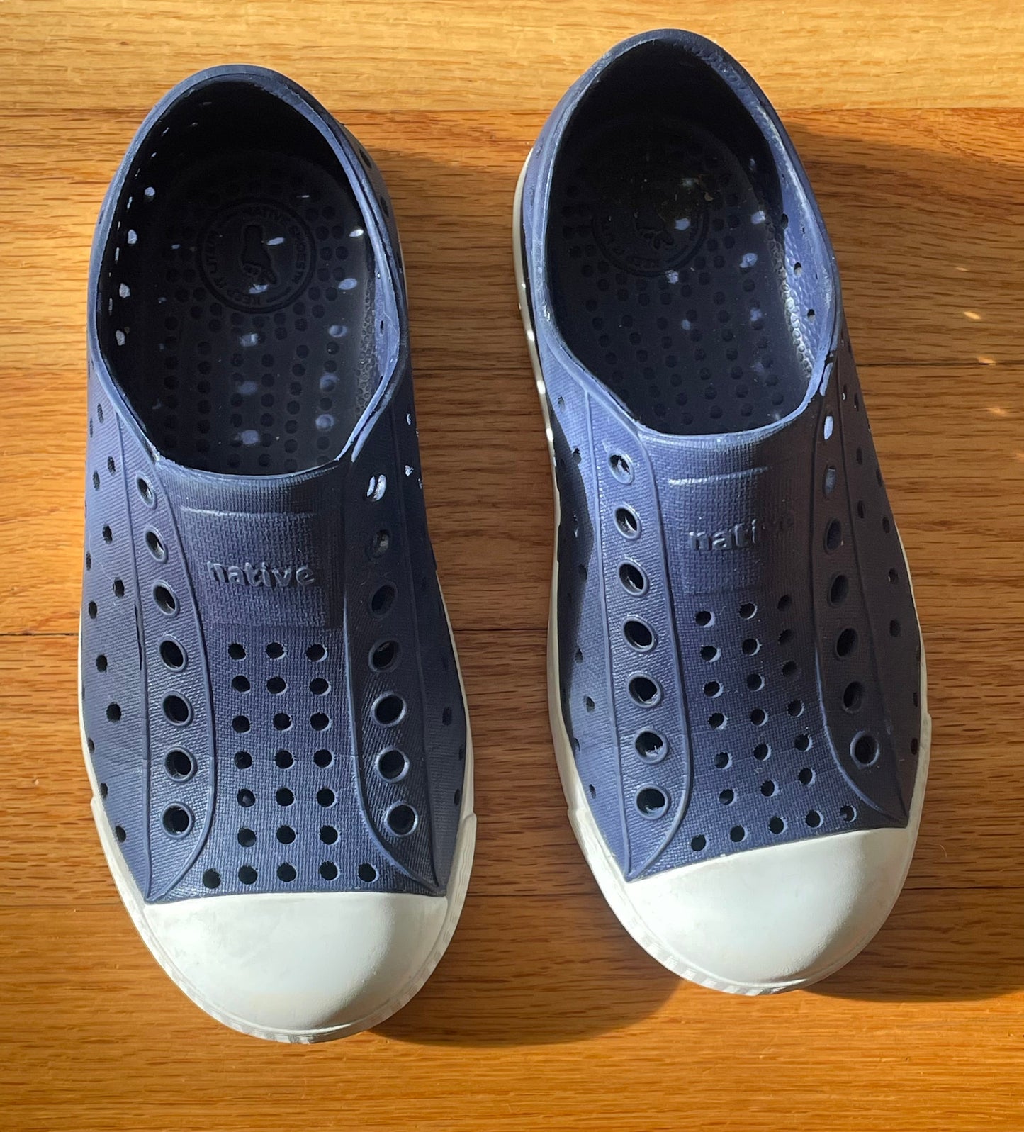 Seller 202 - REDUCED - Navy natives - size C11