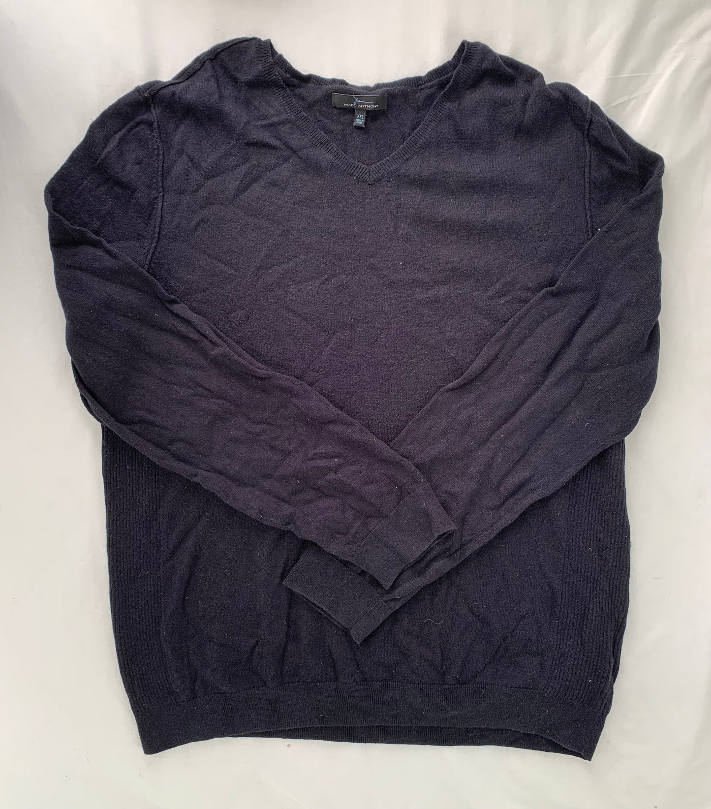 Seller #204 Men’s 2X Marc Anthony Black Lightweight Sweater
