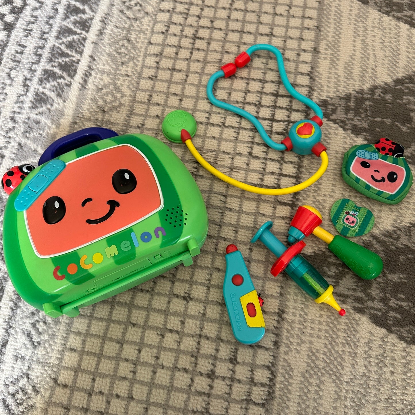 #160 Cocomelon Dr Kit toy