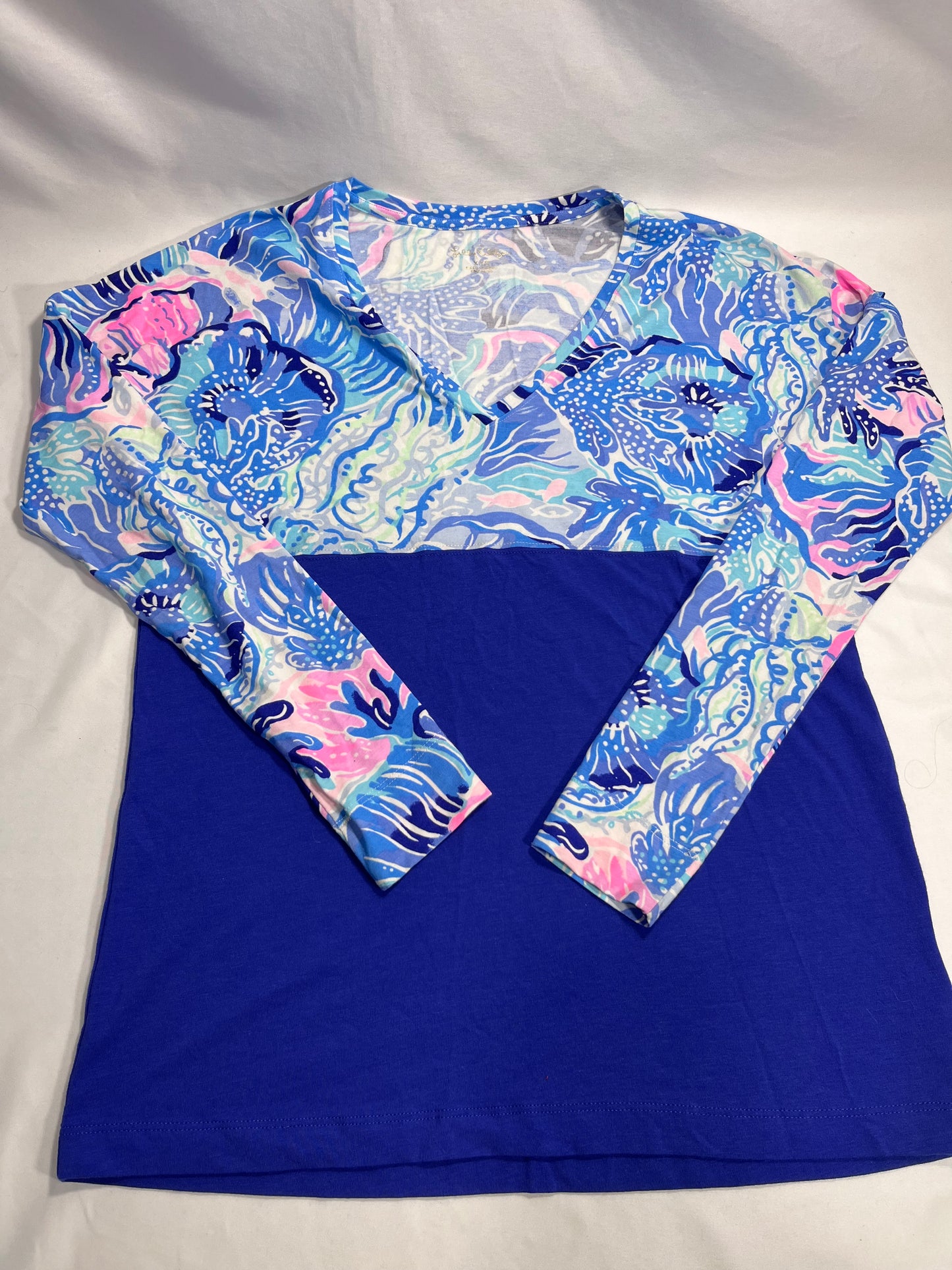 #150 women’s Lilly Pulitzer xxs Finn t shirt