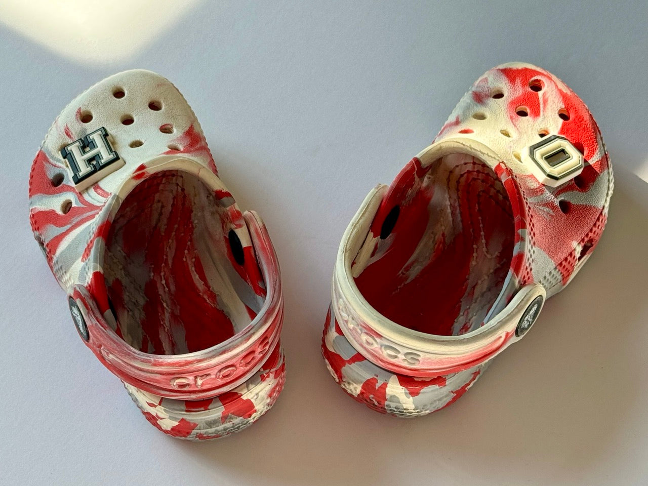 #190 REDUCED Crocs Classic Shoes + OSU Jibbitz, Size 6T