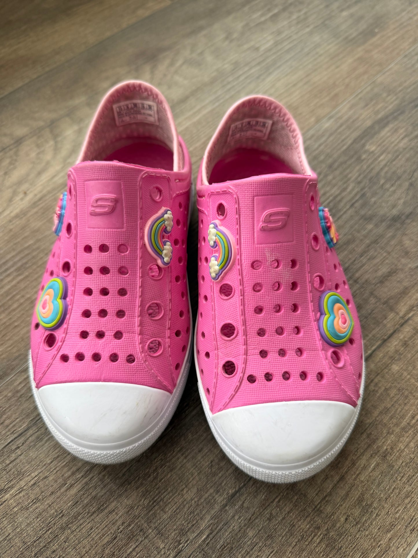 Seller 71: Skechers girls size 10 shoes